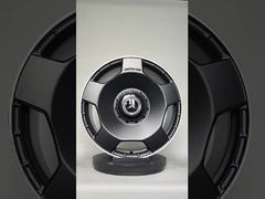 Mecerdes Benz con llantas